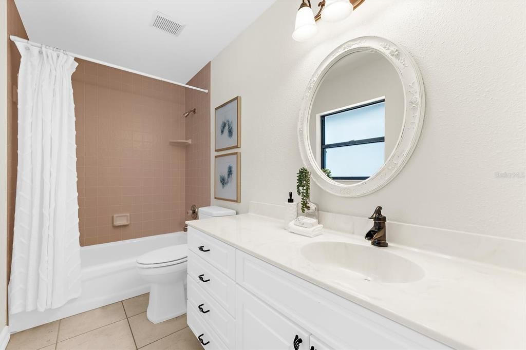 Activo con contrato: $1,125,000 (4 camas, 3 baños, 2809 Pies cuadrados)