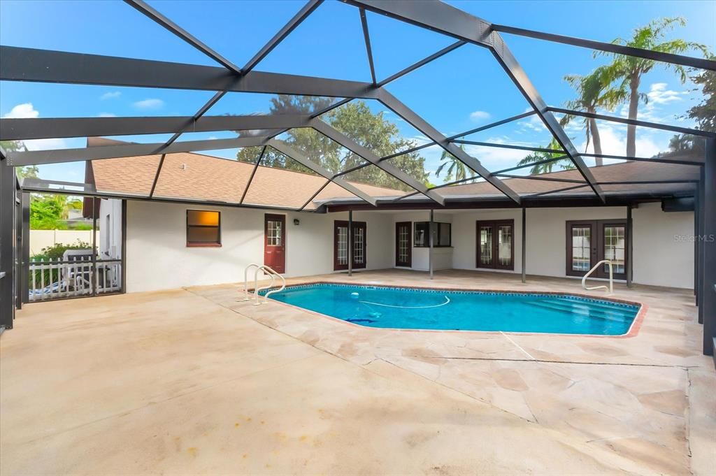 Activo con contrato: $1,125,000 (4 camas, 3 baños, 2809 Pies cuadrados)