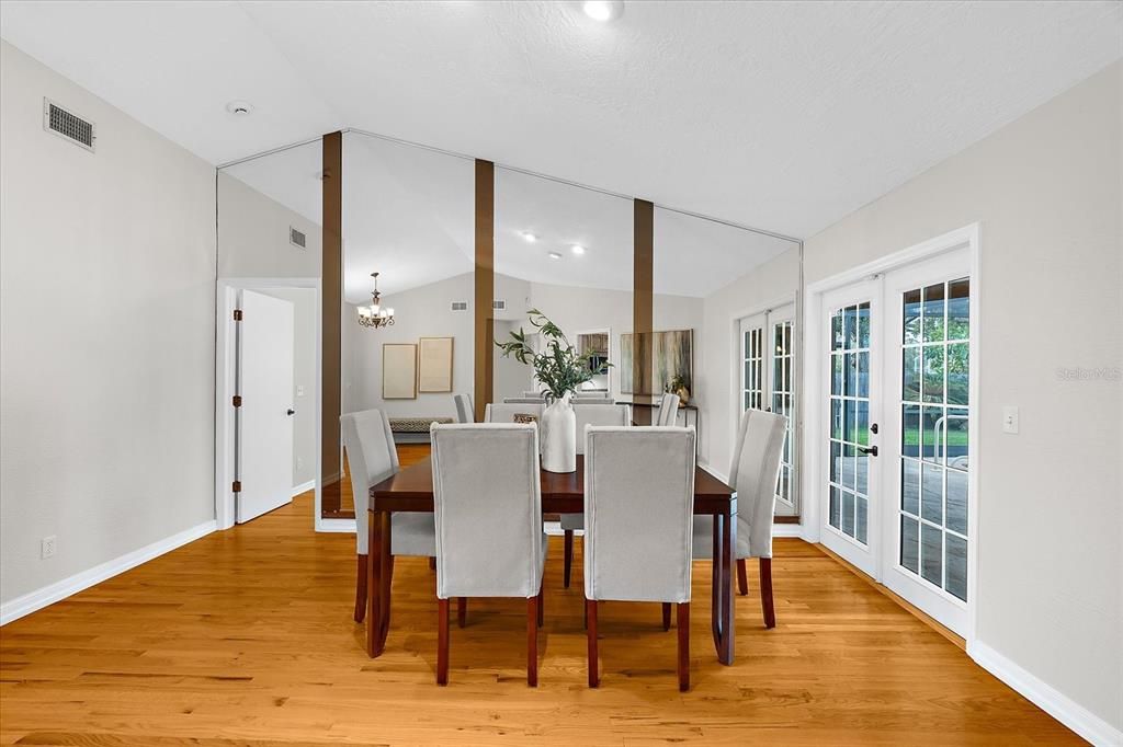 Activo con contrato: $1,125,000 (4 camas, 3 baños, 2809 Pies cuadrados)