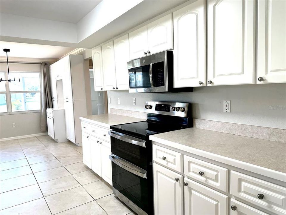 出租: $1,995 (3 贝兹, 2 浴室, 1995 平方英尺)