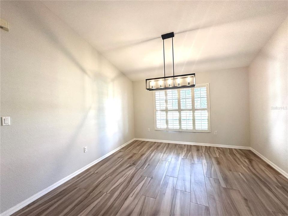 出租: $1,995 (3 贝兹, 2 浴室, 1995 平方英尺)