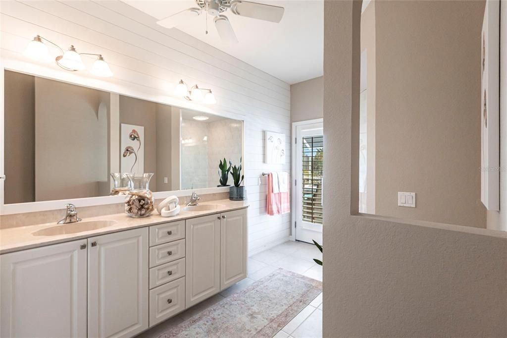 En Venta: $1,050,000 (3 camas, 2 baños, 2235 Pies cuadrados)