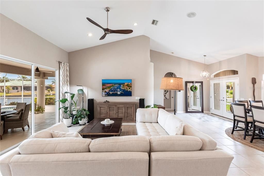 En Venta: $1,050,000 (3 camas, 2 baños, 2235 Pies cuadrados)