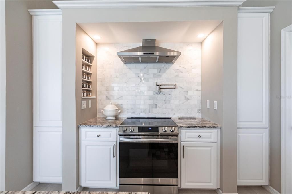 En Venta: $1,050,000 (3 camas, 2 baños, 2235 Pies cuadrados)