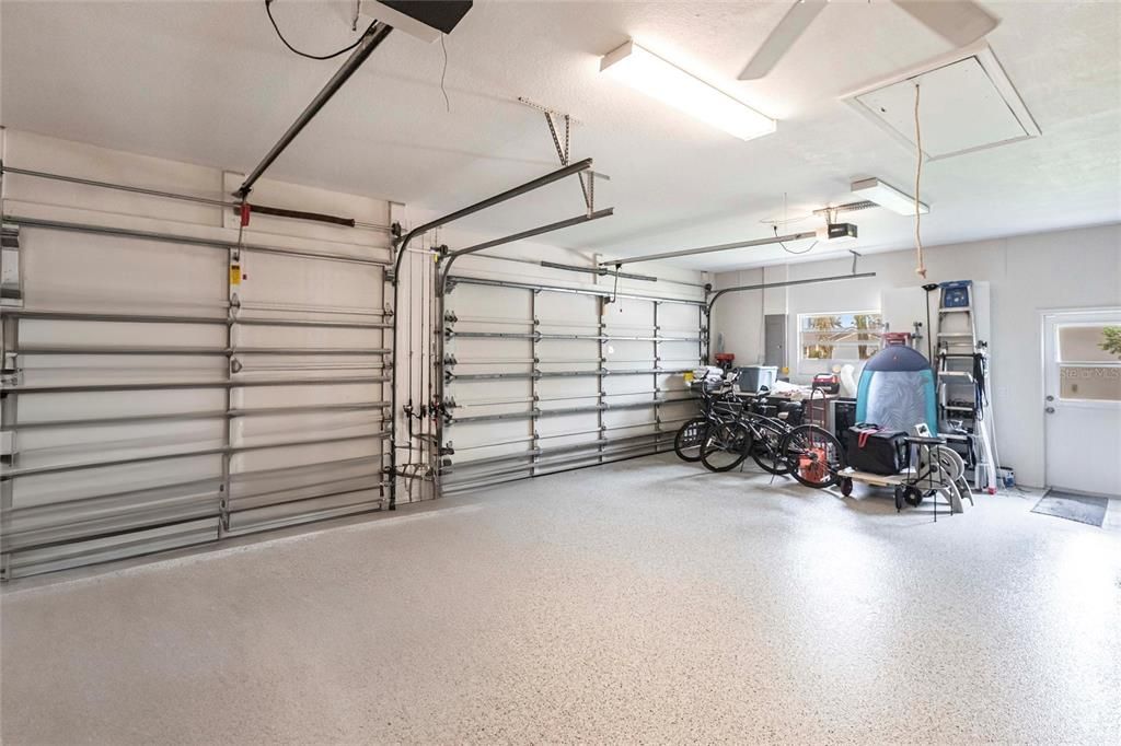 En Venta: $1,050,000 (3 camas, 2 baños, 2235 Pies cuadrados)