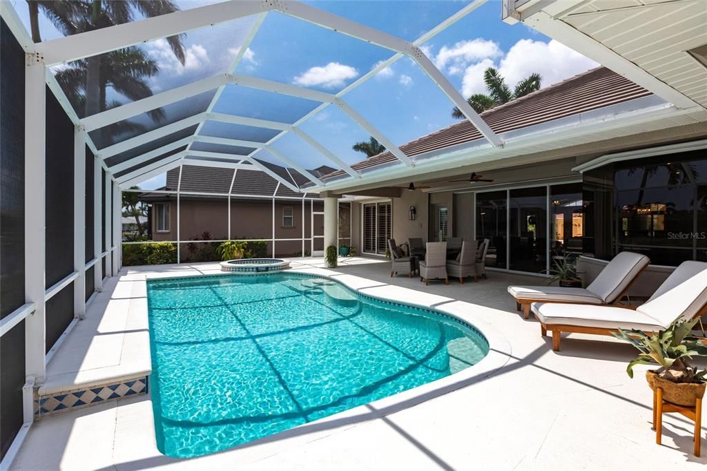 En Venta: $1,050,000 (3 camas, 2 baños, 2235 Pies cuadrados)