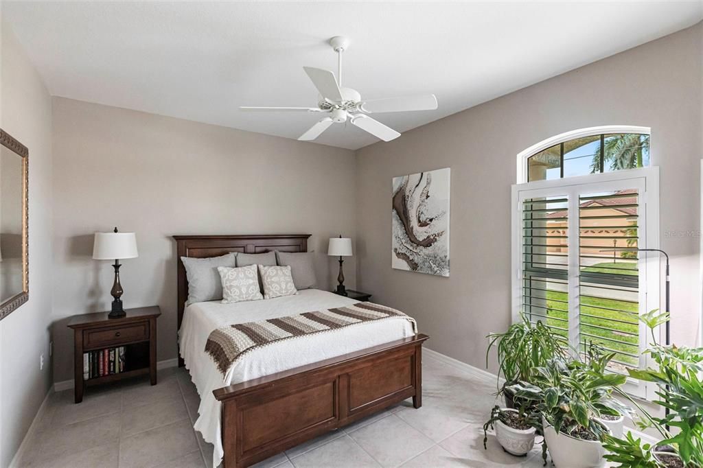 En Venta: $1,050,000 (3 camas, 2 baños, 2235 Pies cuadrados)