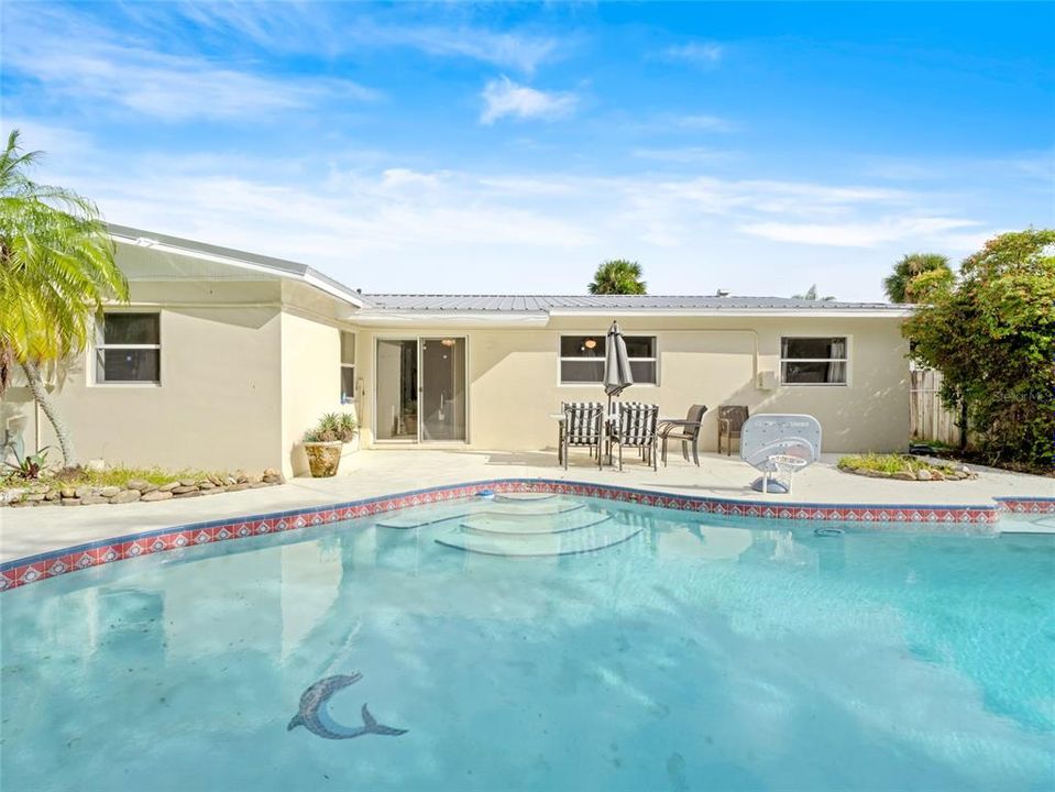 待售: $485,000 (4 贝兹, 2 浴室, 1280 平方英尺)