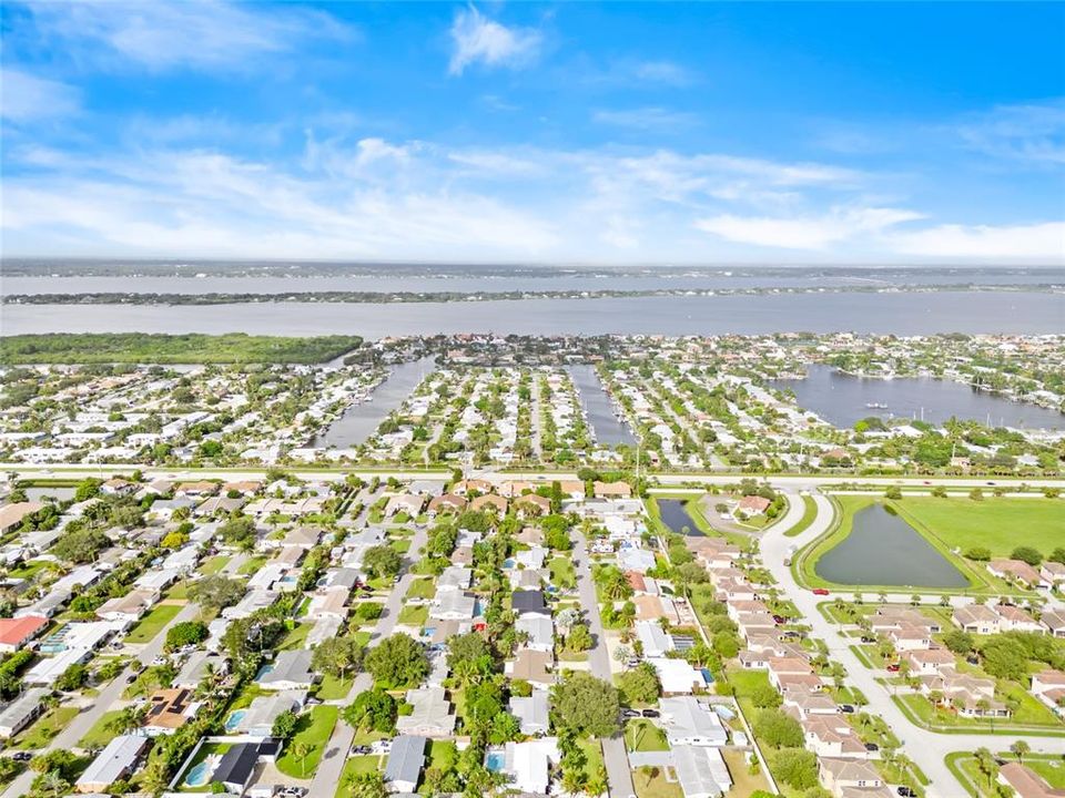 待售: $485,000 (4 贝兹, 2 浴室, 1280 平方英尺)