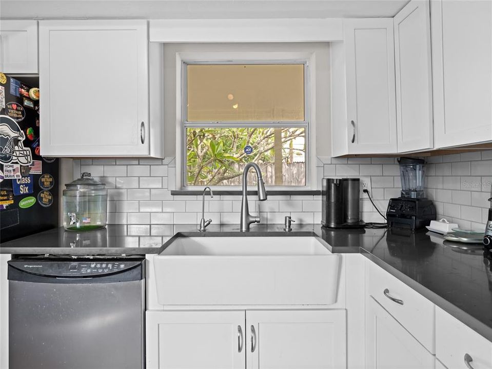 待售: $485,000 (4 贝兹, 2 浴室, 1280 平方英尺)