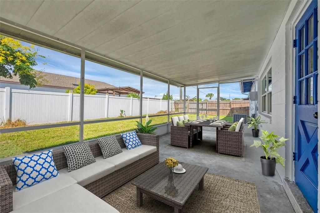 Activo con contrato: $329,999 (3 camas, 2 baños, 1225 Pies cuadrados)