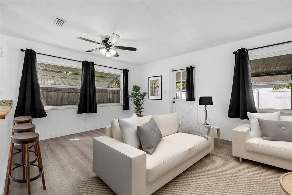 Activo con contrato: $329,999 (3 camas, 2 baños, 1225 Pies cuadrados)