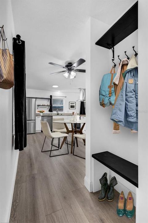 Activo con contrato: $329,999 (3 camas, 2 baños, 1225 Pies cuadrados)