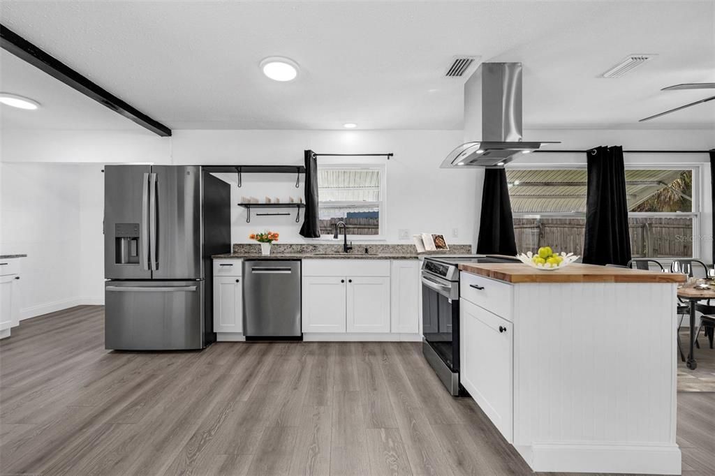 Activo con contrato: $329,999 (3 camas, 2 baños, 1225 Pies cuadrados)