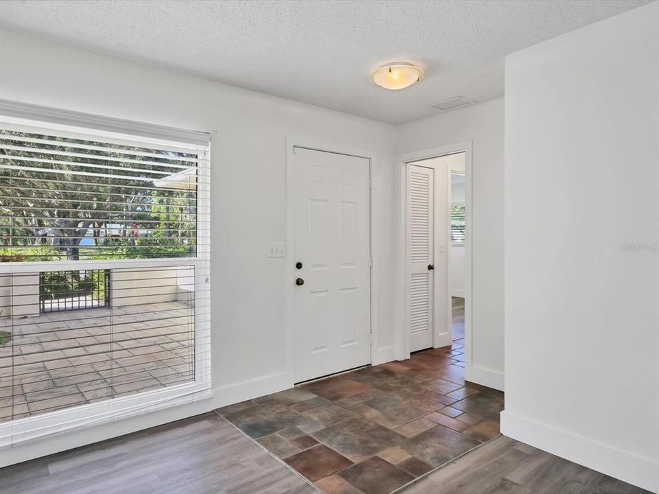 Active With Contract: $2,500 (2 beds, 2 baths, 2056 Square Feet)