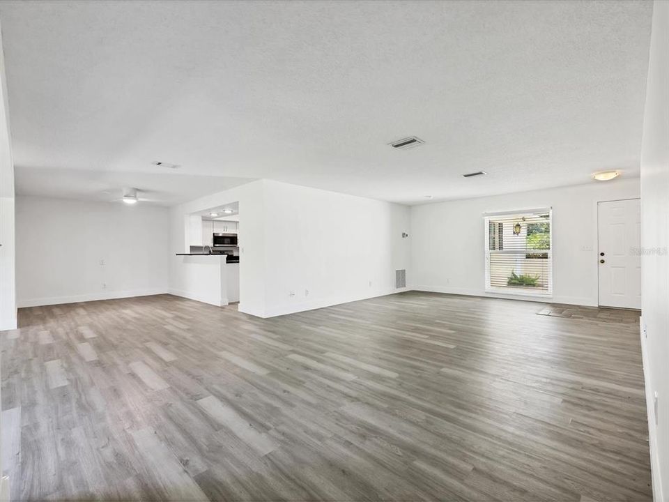 Active With Contract: $2,500 (2 beds, 2 baths, 2056 Square Feet)