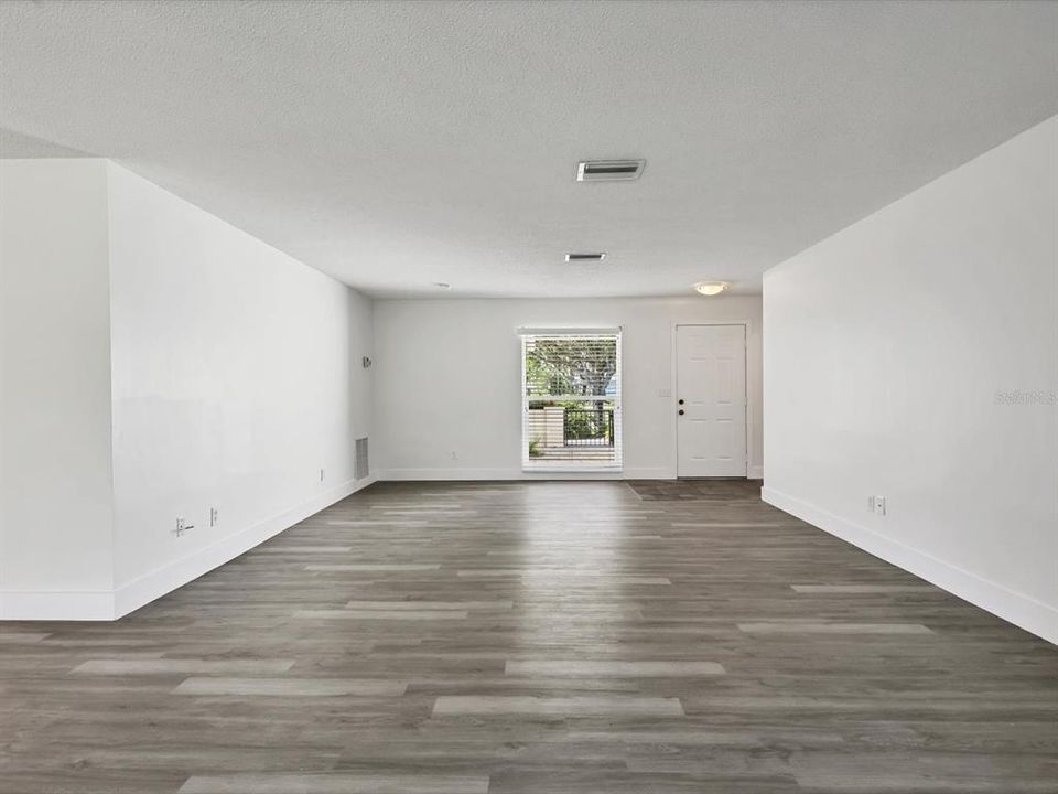 Active With Contract: $2,500 (2 beds, 2 baths, 2056 Square Feet)