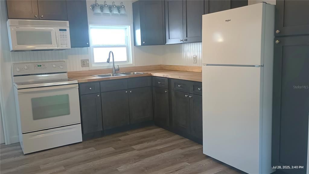 合同活跃: $137,500 (2 贝兹, 1 浴室, 1144 平方英尺)