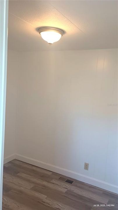 合同活跃: $137,500 (2 贝兹, 1 浴室, 1144 平方英尺)