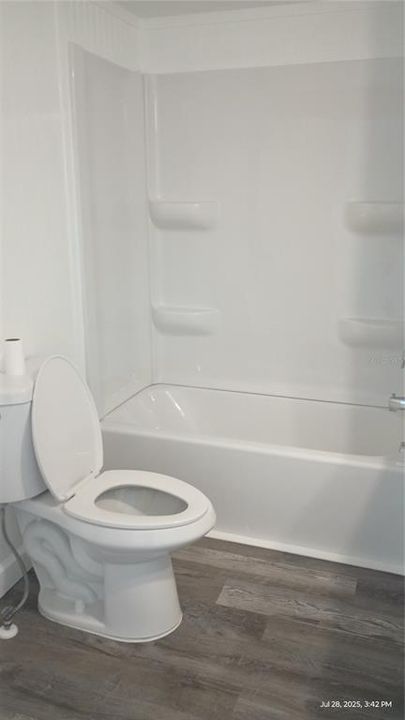 合同活跃: $137,500 (2 贝兹, 1 浴室, 1144 平方英尺)