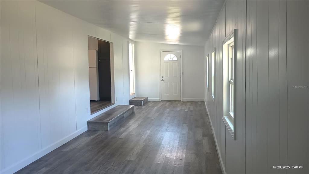 合同活跃: $137,500 (2 贝兹, 1 浴室, 1144 平方英尺)