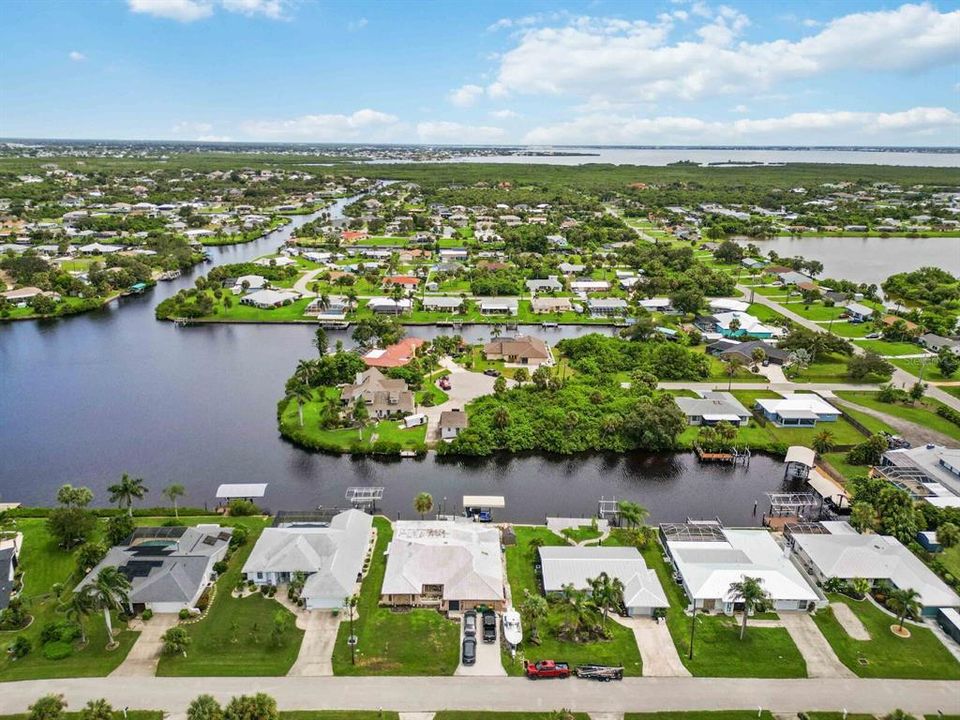 В аренду: $5,500 (3 спален, 3 ванн, 2330 Квадратных фут)