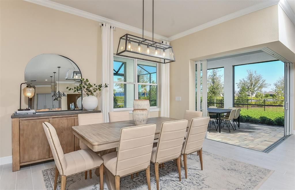 Activo con contrato: $746,640 (3 camas, 3 baños, 2808 Pies cuadrados)