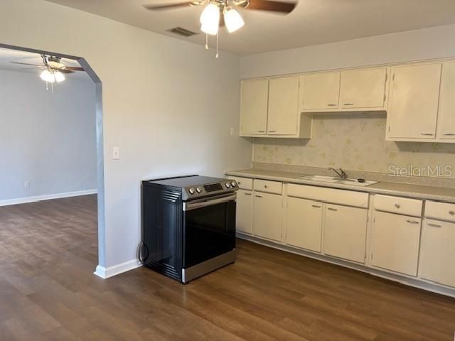 Active With Contract: $175,000 (2 beds, 1 baths, 1124 Square Feet)