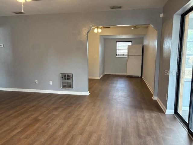 Active With Contract: $175,000 (2 beds, 1 baths, 1124 Square Feet)