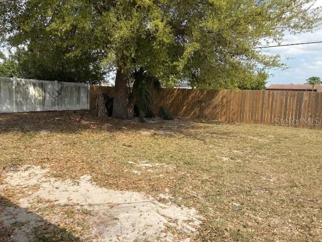 Active With Contract: $175,000 (2 beds, 1 baths, 1124 Square Feet)