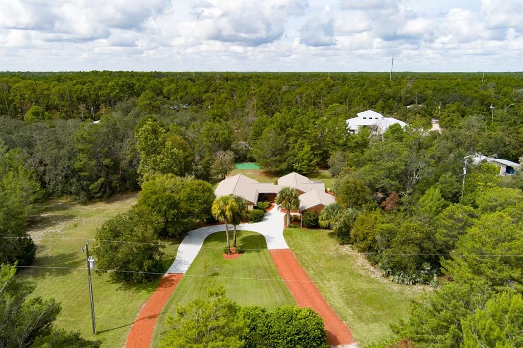 En Venta: $739,000 (4 camas, 2 baños, 2818 Pies cuadrados)