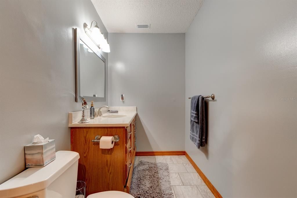 En Venta: $739,000 (4 camas, 2 baños, 2818 Pies cuadrados)