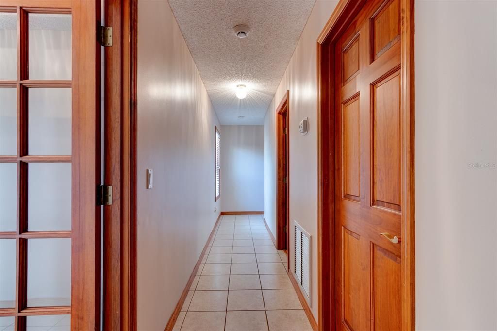 En Venta: $739,000 (4 camas, 2 baños, 2818 Pies cuadrados)