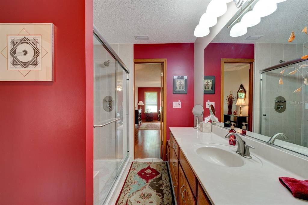 En Venta: $739,000 (4 camas, 2 baños, 2818 Pies cuadrados)