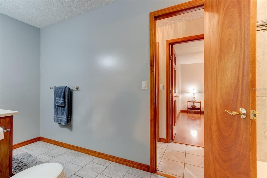 En Venta: $739,000 (4 camas, 2 baños, 2818 Pies cuadrados)