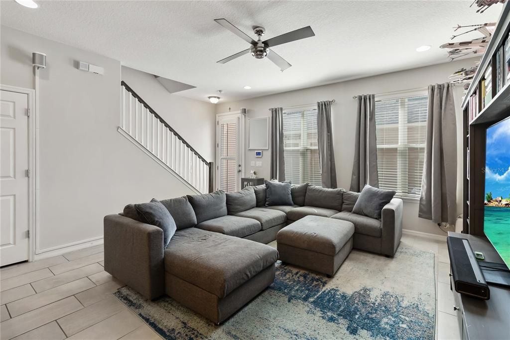 Под контрактом: $400,000 (3 спален, 2 ванн, 1687 Квадратных фут)