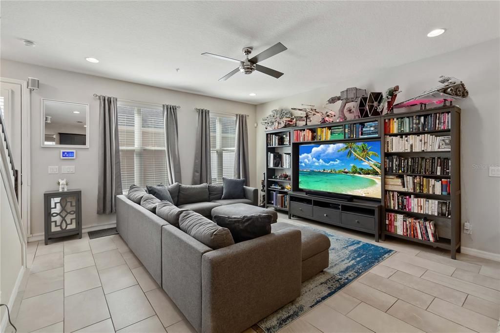 Под контрактом: $400,000 (3 спален, 2 ванн, 1687 Квадратных фут)