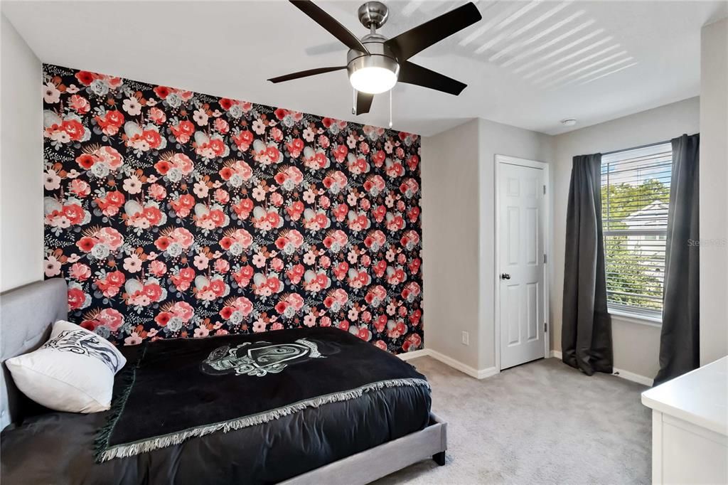 Под контрактом: $400,000 (3 спален, 2 ванн, 1687 Квадратных фут)