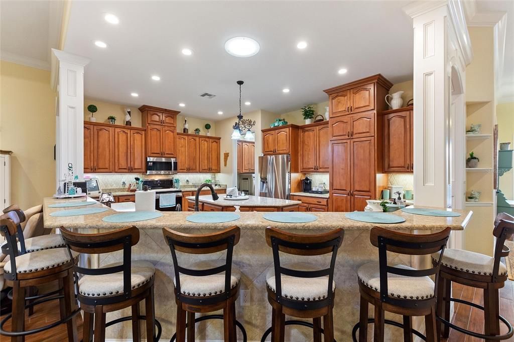 For Sale: $675,000 (2 beds, 2 baths, 2267 Square Feet)