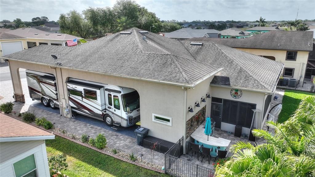 For Sale: $675,000 (2 beds, 2 baths, 2267 Square Feet)