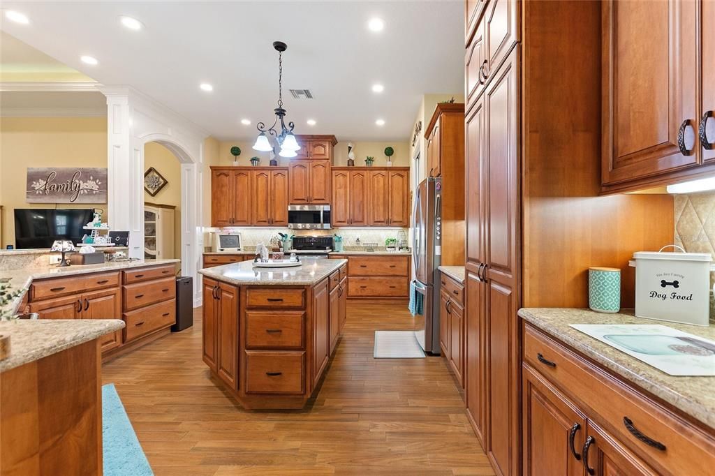 For Sale: $675,000 (2 beds, 2 baths, 2267 Square Feet)