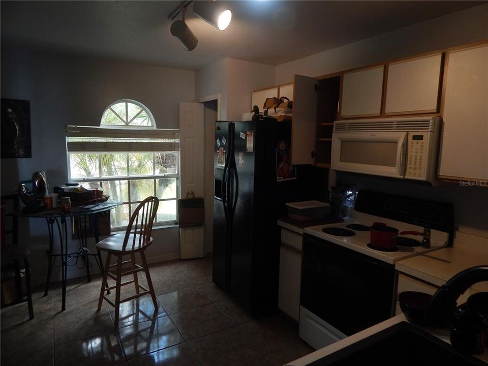 For Sale: $360,000 (3 beds, 2 baths, 1233 Square Feet)