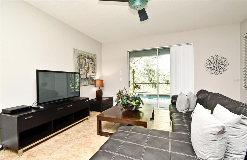 Active With Contract: $3,050 (7 beds, 5 baths, 3291 Square Feet)