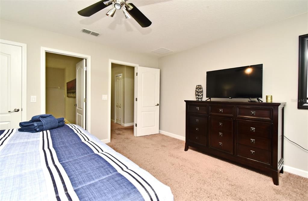 Active With Contract: $3,050 (7 beds, 5 baths, 3291 Square Feet)