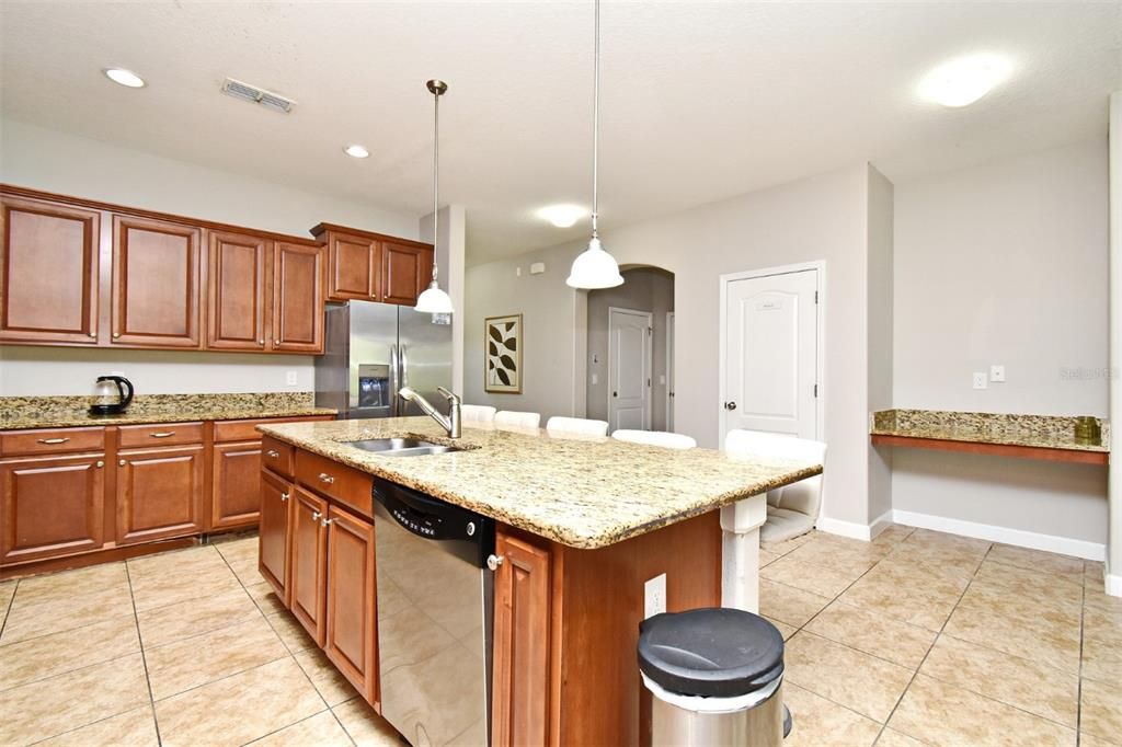 Active With Contract: $3,050 (7 beds, 5 baths, 3291 Square Feet)