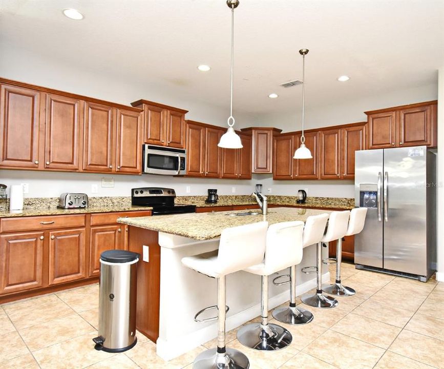 Active With Contract: $3,050 (7 beds, 5 baths, 3291 Square Feet)