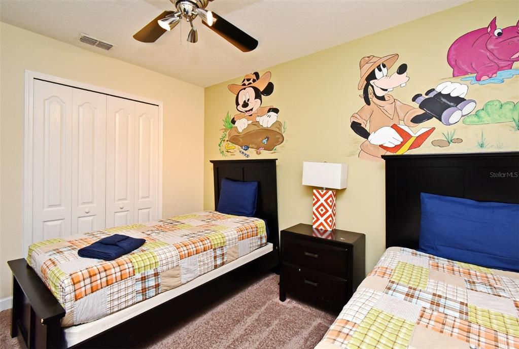 Active With Contract: $3,050 (7 beds, 5 baths, 3291 Square Feet)