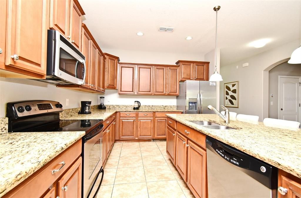 Active With Contract: $3,050 (7 beds, 5 baths, 3291 Square Feet)