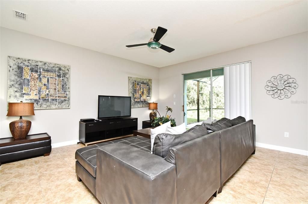 Active With Contract: $3,050 (7 beds, 5 baths, 3291 Square Feet)