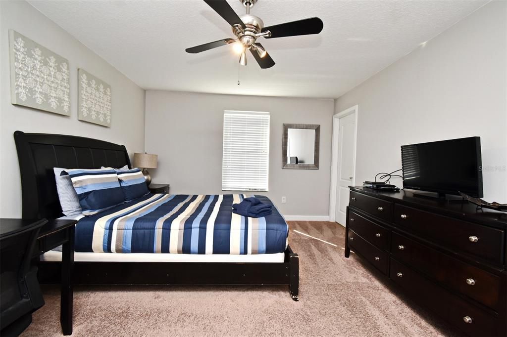 Active With Contract: $3,050 (7 beds, 5 baths, 3291 Square Feet)